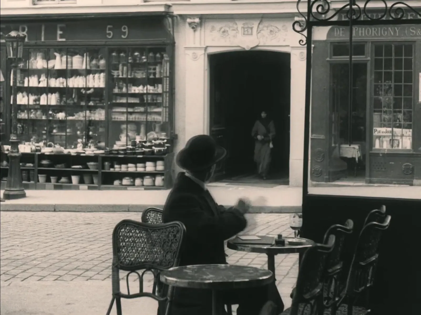 *Fantômas* (Louis Feuillade, 1913–1914), episode 2: *Juve contre Fantômas*