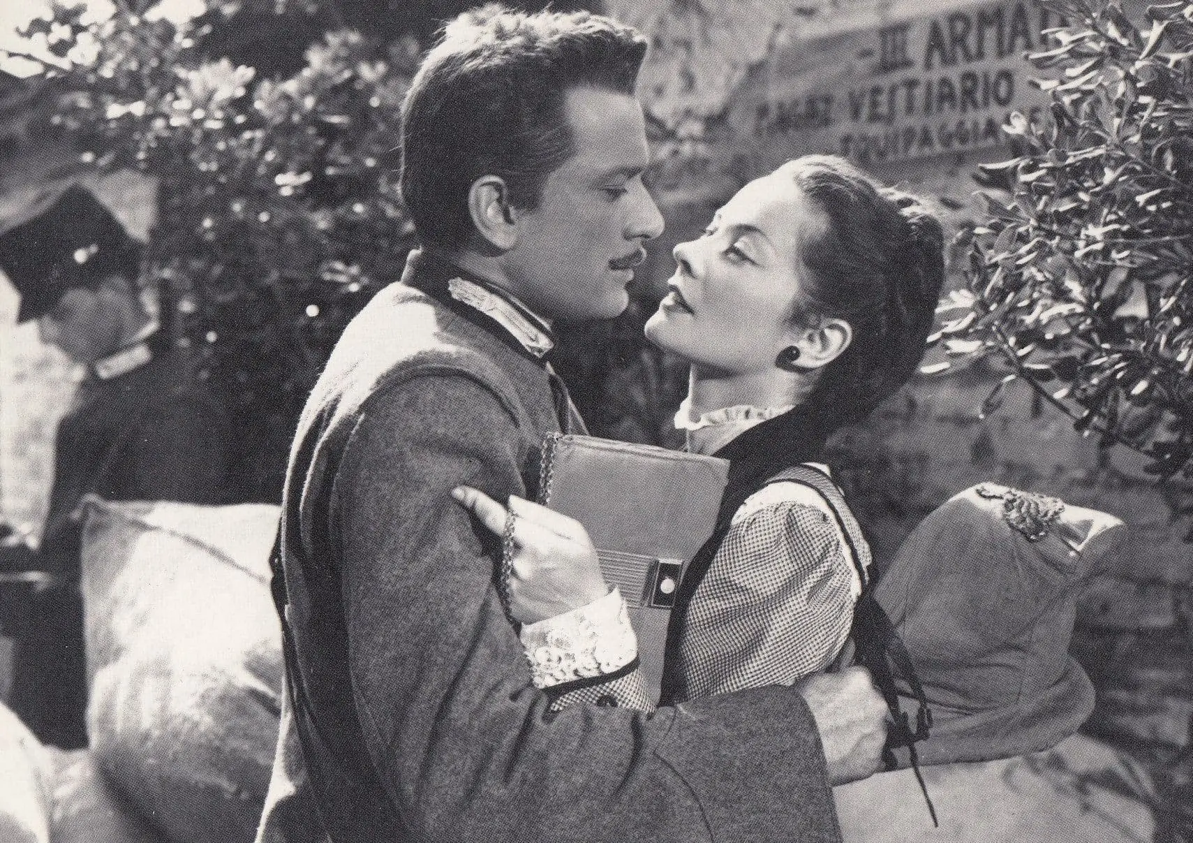 Promotional postcard for *Fiamma che non si spegne* (Vittorio Cottafavi, 1949).
